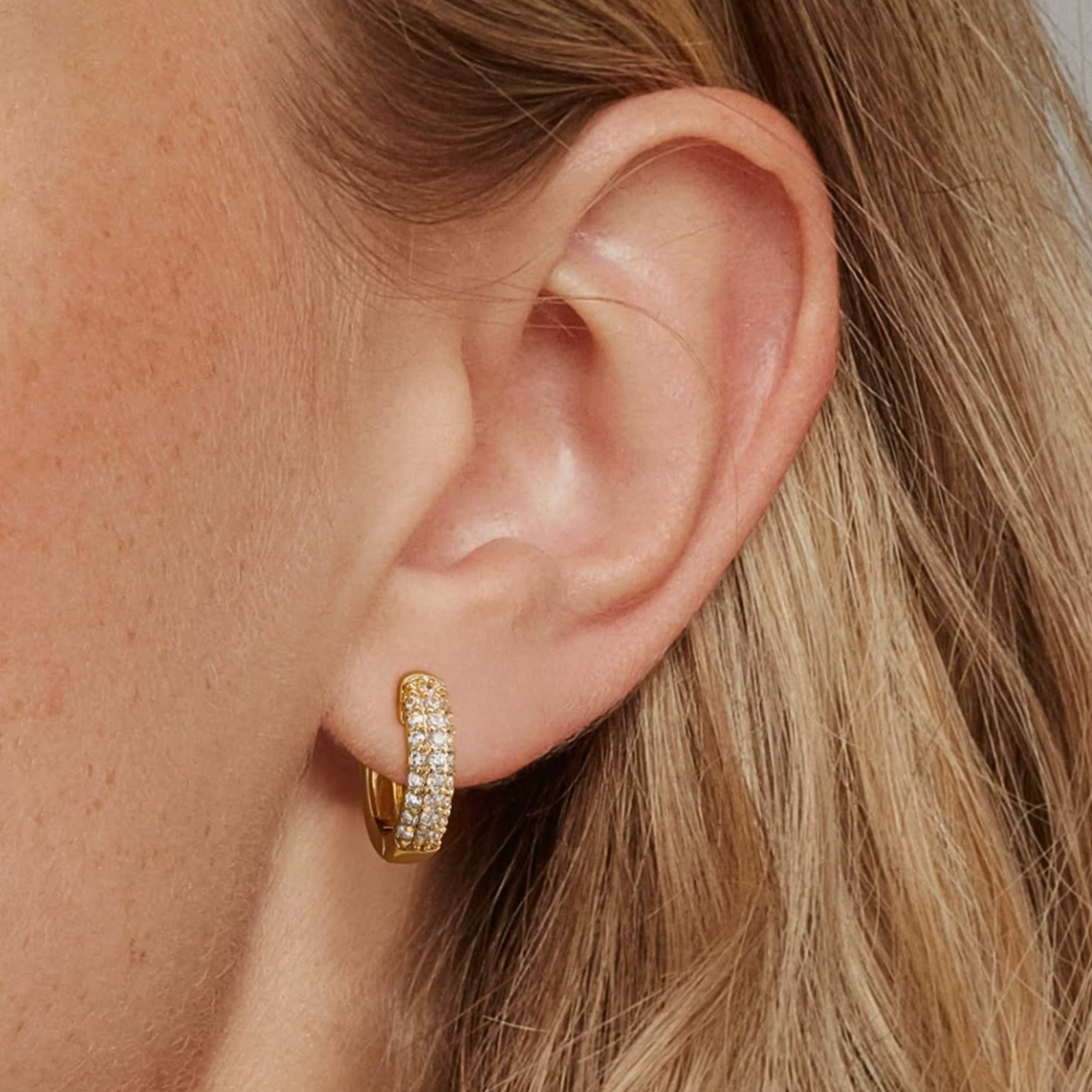 oorbellen creolen met steentjes vrouw