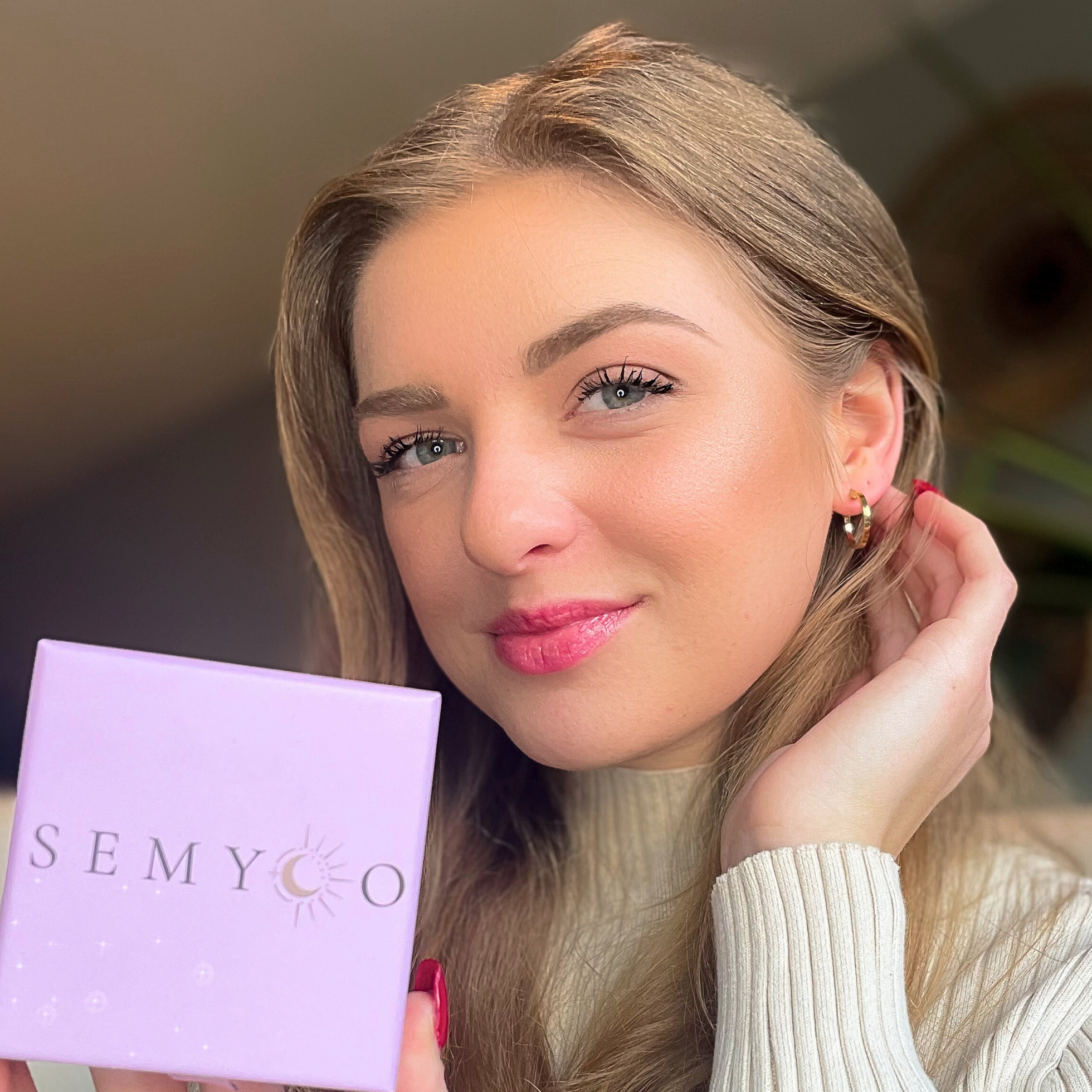 hoepel oorbellen vrouw