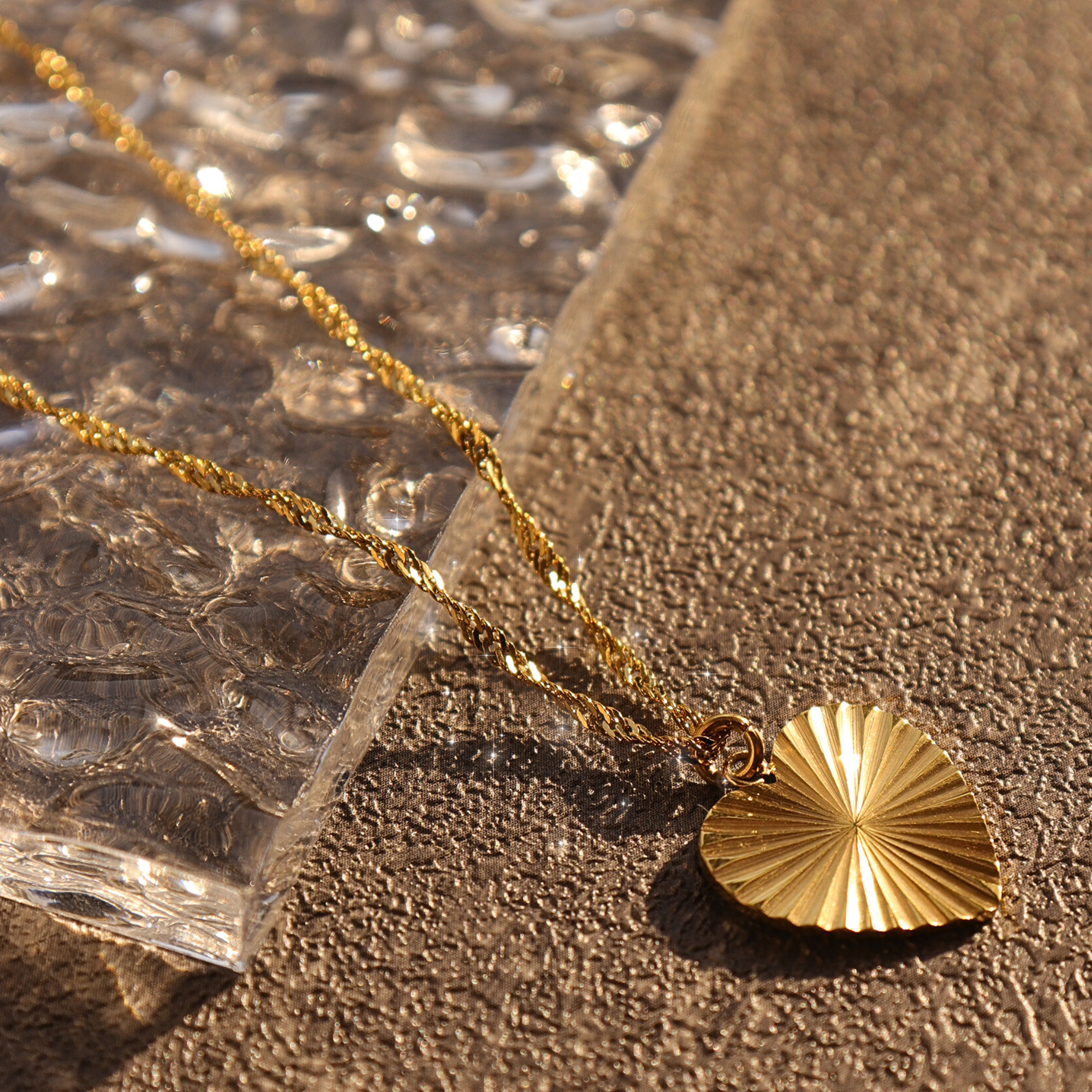 ketting met hartje goud