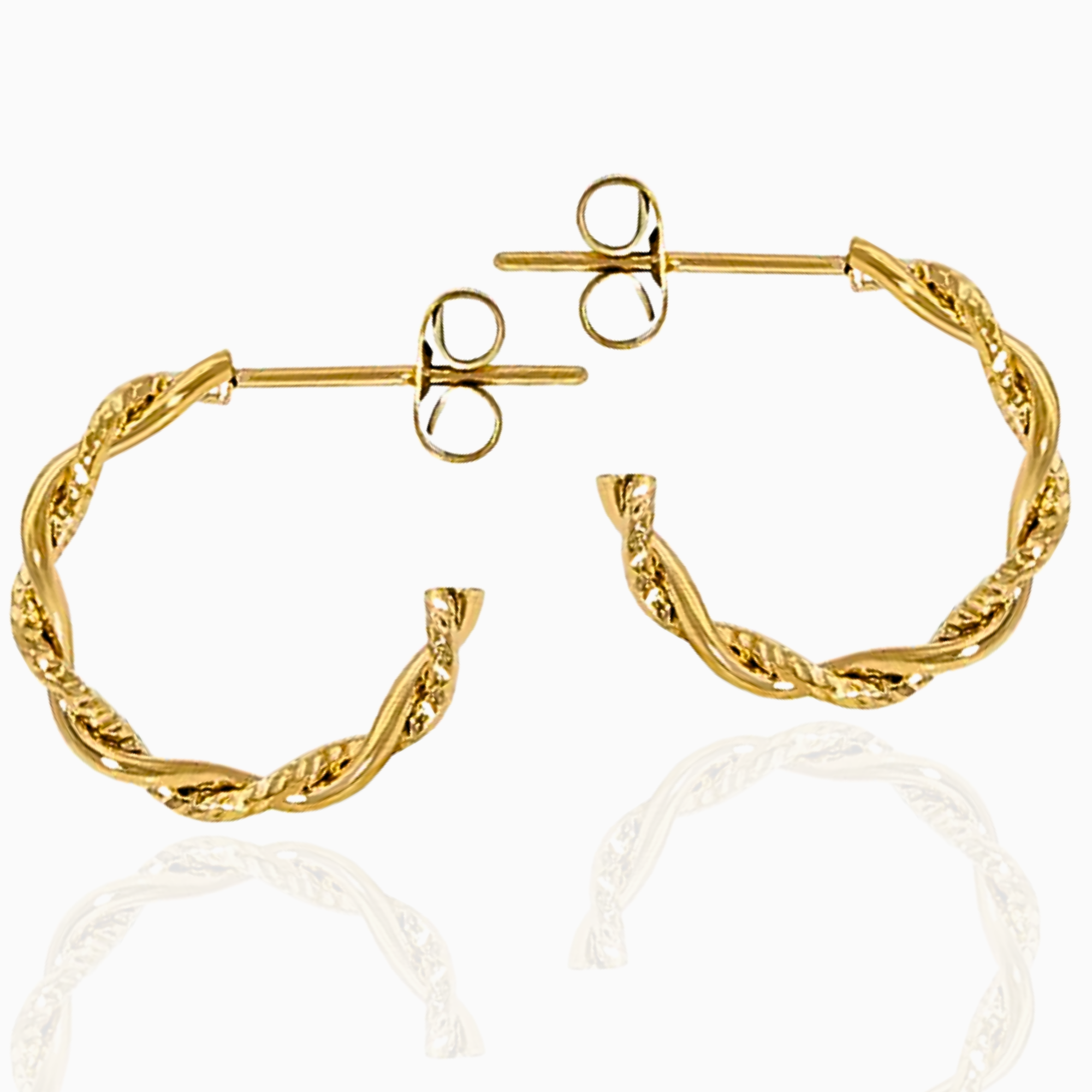 gouden oorstekers met gedraaid effect