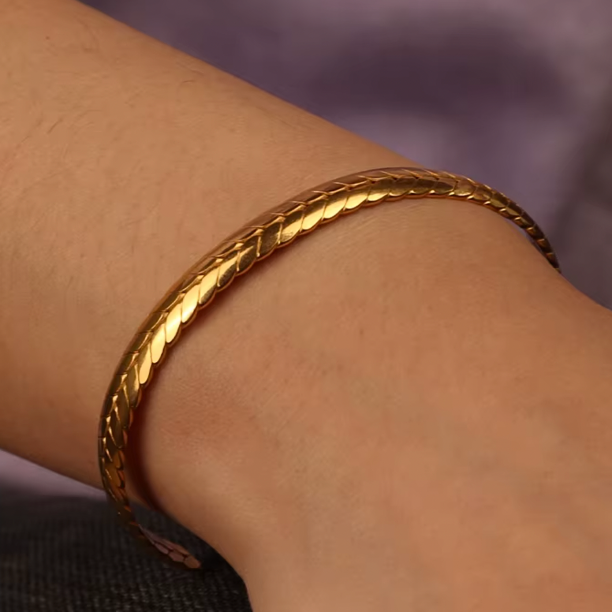 goudkleurige bangle armband